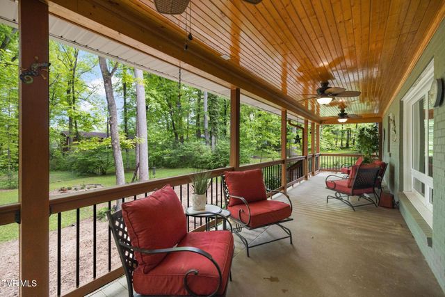 1305 Sherwood Drive, Johnson City, TN 37601