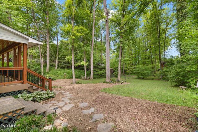 1305 Sherwood Drive, Johnson City, TN 37601