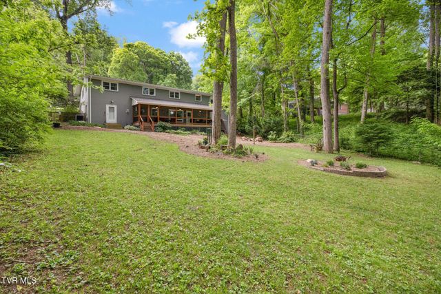 1305 Sherwood Drive, Johnson City, TN 37601