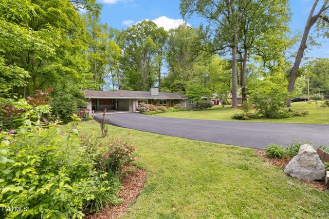 1305 Sherwood Drive, Johnson City, TN 37601