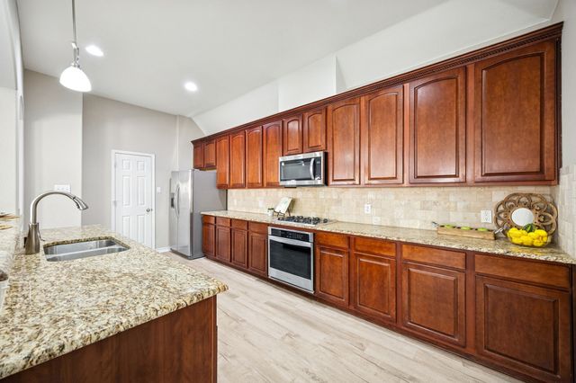 7495 Saint Stephens Square, Frisco, TX 75035