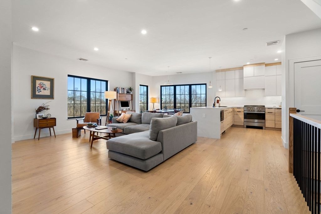 4 Payne St Three, Boston, MA 02122