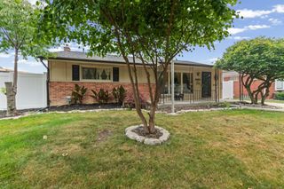 30230 Rosebriar Street, St Clair Shores, MI 48082