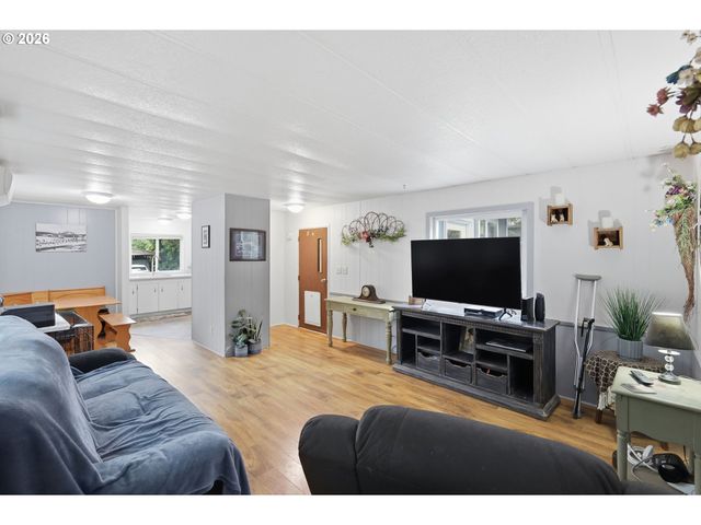 1600 RHODODENDRON Dr 76, Florence, OR 97439