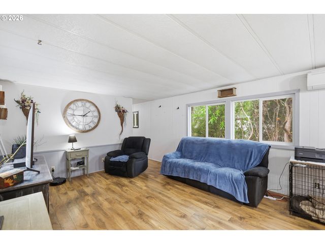 1600 RHODODENDRON Dr 76, Florence, OR 97439