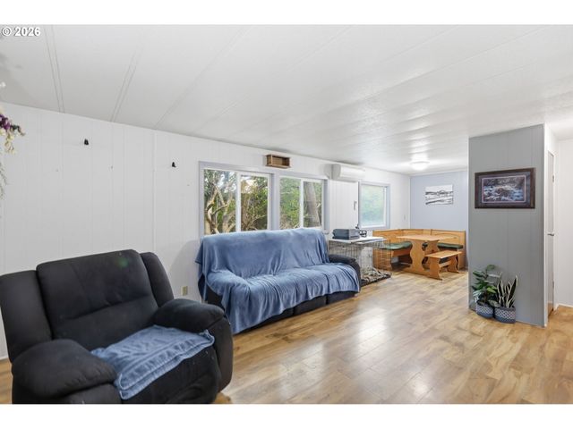 1600 RHODODENDRON Dr 76, Florence, OR 97439