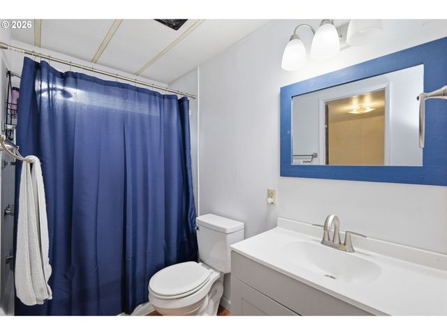 1600 RHODODENDRON Dr 76, Florence, OR 97439