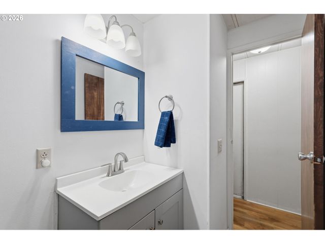 1600 RHODODENDRON Dr 76, Florence, OR 97439