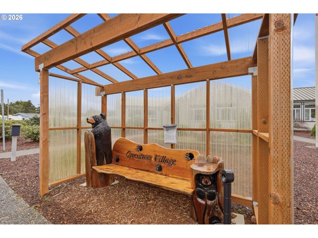 1600 RHODODENDRON Dr 76, Florence, OR 97439