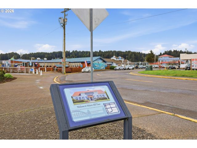 1600 RHODODENDRON Dr 76, Florence, OR 97439