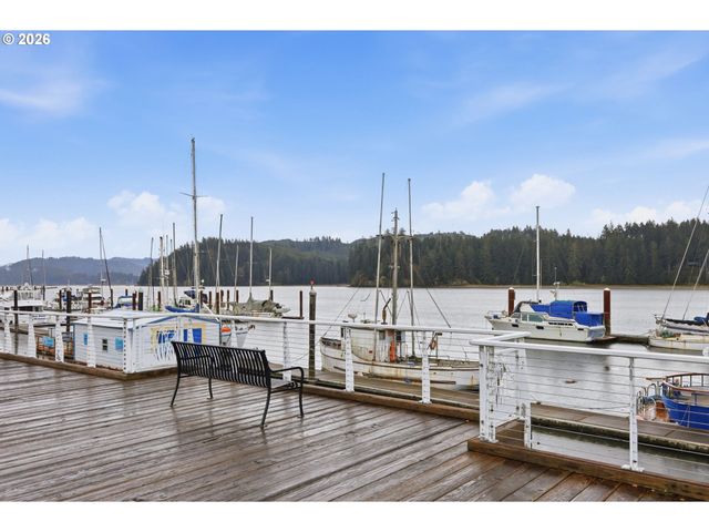 1600 RHODODENDRON Dr 76, Florence, OR 97439