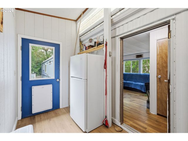 1600 RHODODENDRON Dr 76, Florence, OR 97439