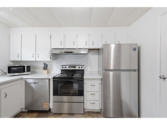 1600 RHODODENDRON Dr 76, Florence, OR 97439