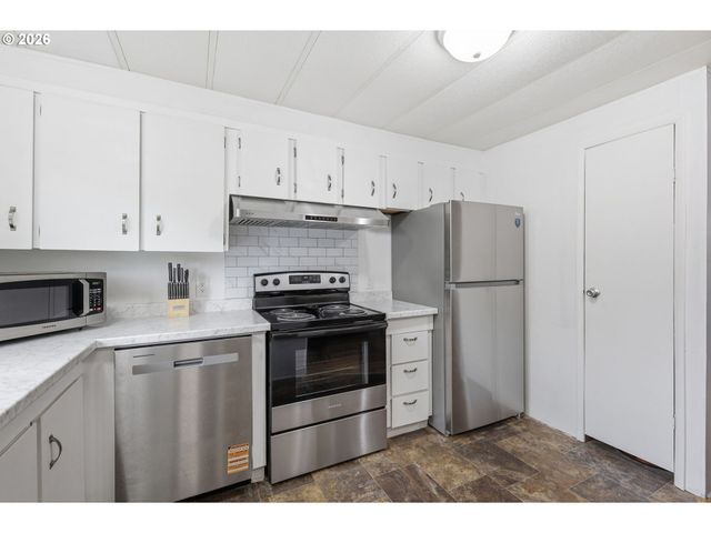 1600 RHODODENDRON Dr 76, Florence, OR 97439