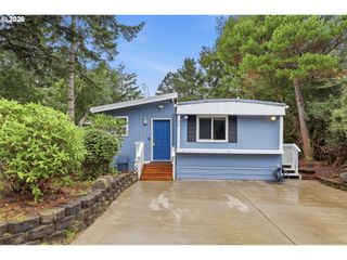 1600 RHODODENDRON Dr 76, Florence, OR 97439