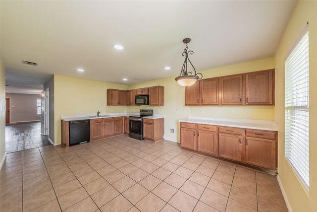 208 Weber River Trail, Fort Worth, TX 76140