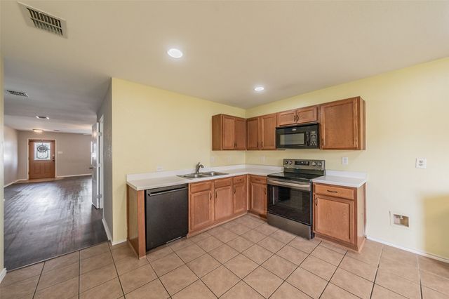 208 Weber River Trail, Fort Worth, TX 76140