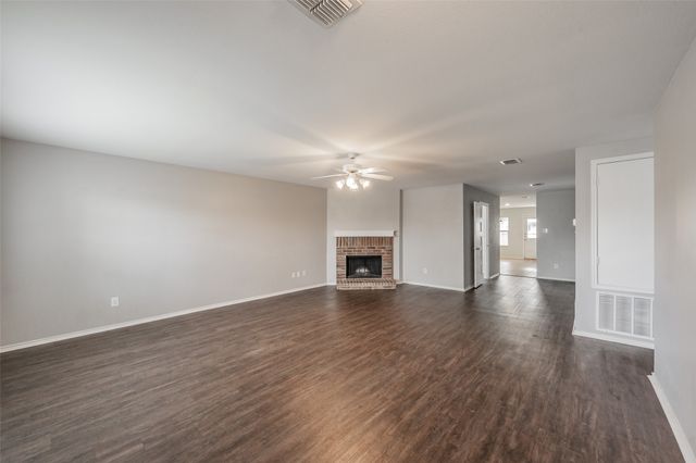 208 Weber River Trail, Fort Worth, TX 76140
