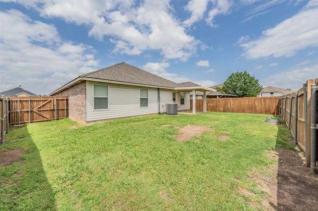 208 Weber River Trail, Fort Worth, TX 76140