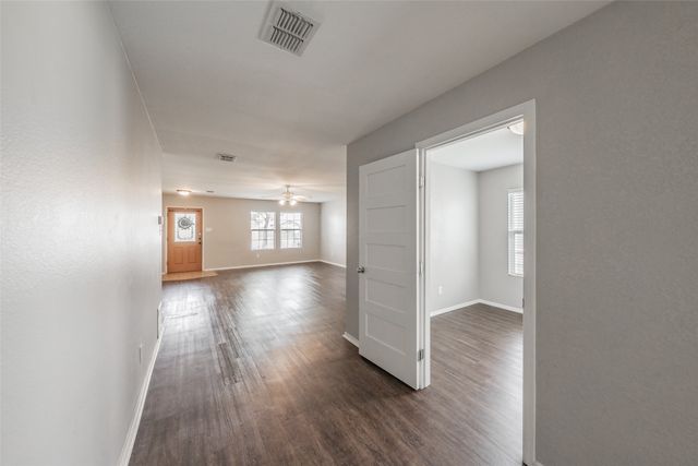 208 Weber River Trail, Fort Worth, TX 76140