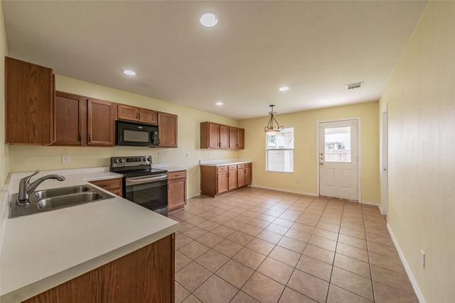 208 Weber River Trail, Fort Worth, TX 76140