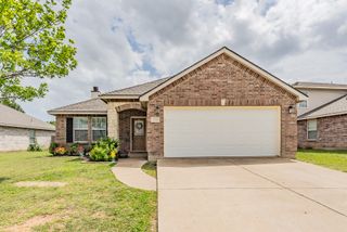 208 Weber River Trail, Fort Worth, TX 76140