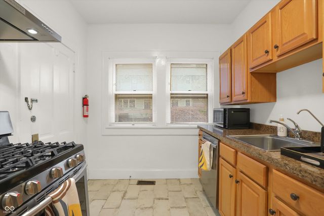 537 E 11th Street, Indianapolis, IN 46202