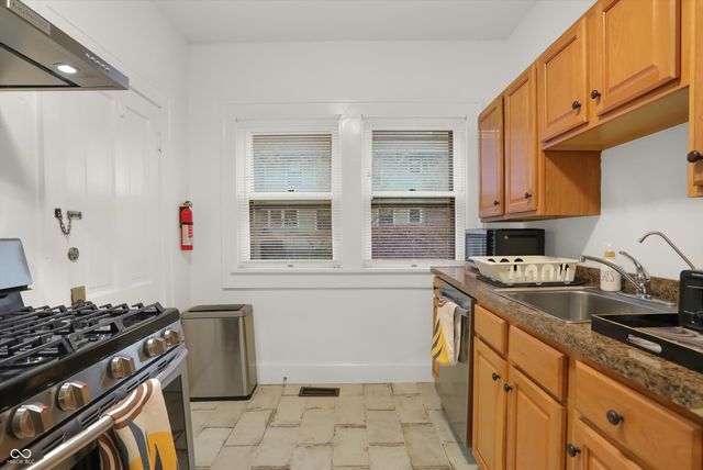 537 E 11th Street, Indianapolis, IN 46202