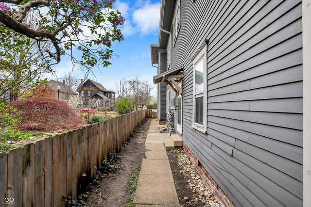 537 E 11th Street, Indianapolis, IN 46202