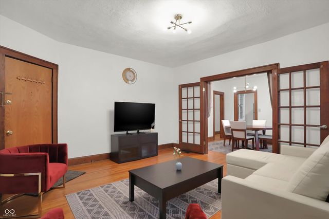 537 E 11th Street, Indianapolis, IN 46202