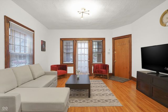 537 E 11th Street, Indianapolis, IN 46202