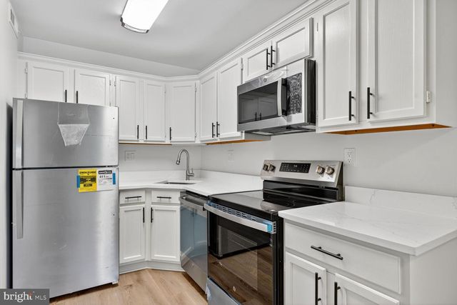 1741 N TROY ST #8-428, Arlington, VA 22201