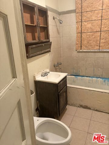 5214 Cimarron Street, Los Angeles, CA 90062