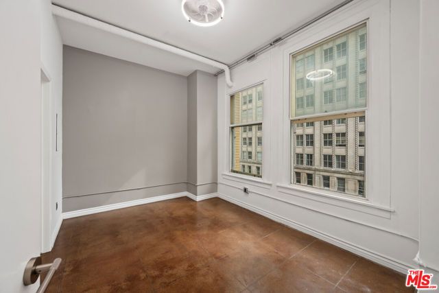 215 W 7th Street 508, Los Angeles, CA 90014