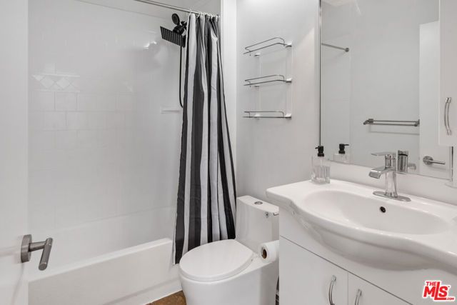 215 W 7th Street 508, Los Angeles, CA 90014