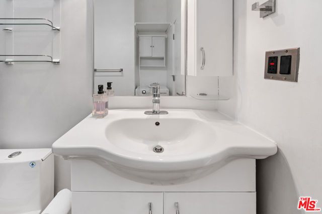 215 W 7th Street 508, Los Angeles, CA 90014