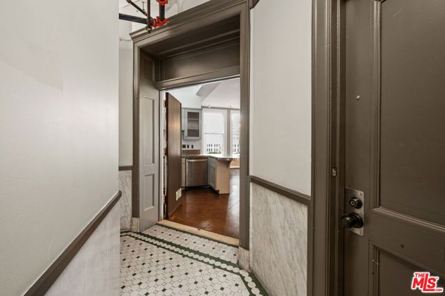 215 W 7th Street 508, Los Angeles, CA 90014