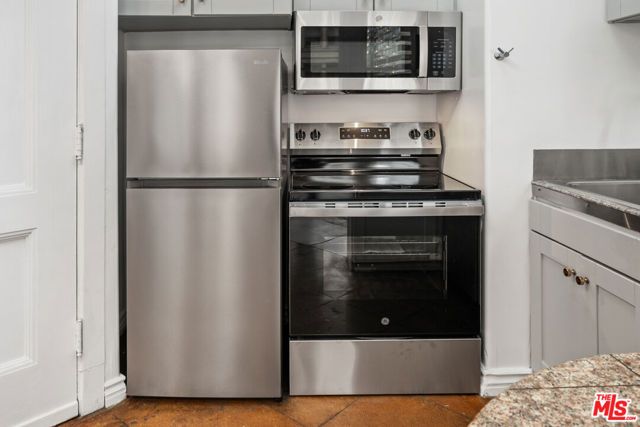 215 W 7th Street 508, Los Angeles, CA 90014