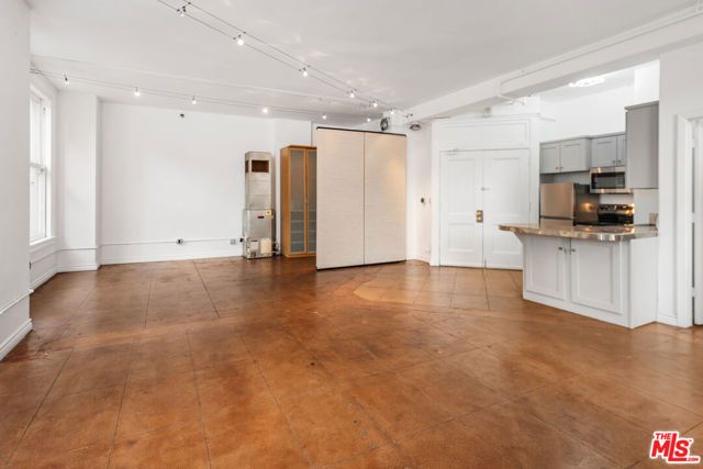 215 W 7th Street 508, Los Angeles, CA 90014