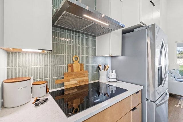 9421 Gladsome PATH, Manor, TX 78653