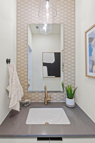 9421 Gladsome PATH, Manor, TX 78653