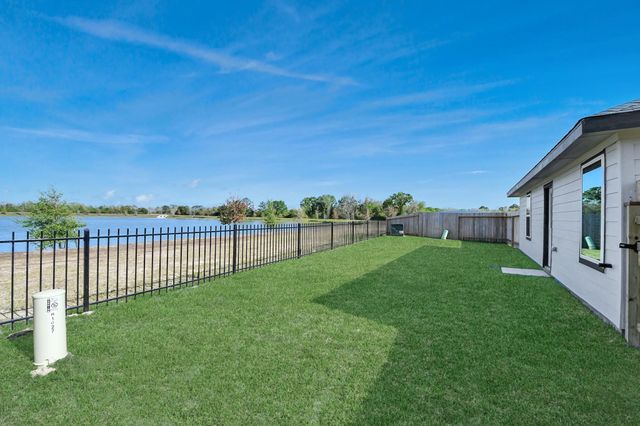 1027 Bluegill Lane, Alvin, TX 77511