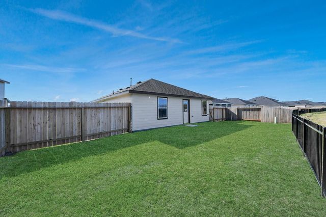 1027 Bluegill Lane, Alvin, TX 77511