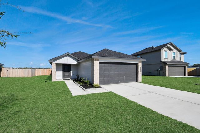 1027 Bluegill Lane, Alvin, TX 77511