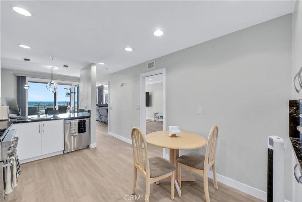 Image 10 of property listing at 270 Cagney 207, Newport Beach, CA 92663