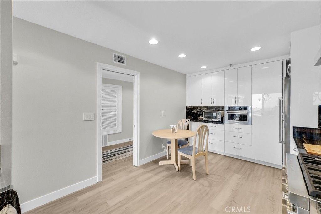 Image 11 of property listing at 270 Cagney 207, Newport Beach, CA 92663