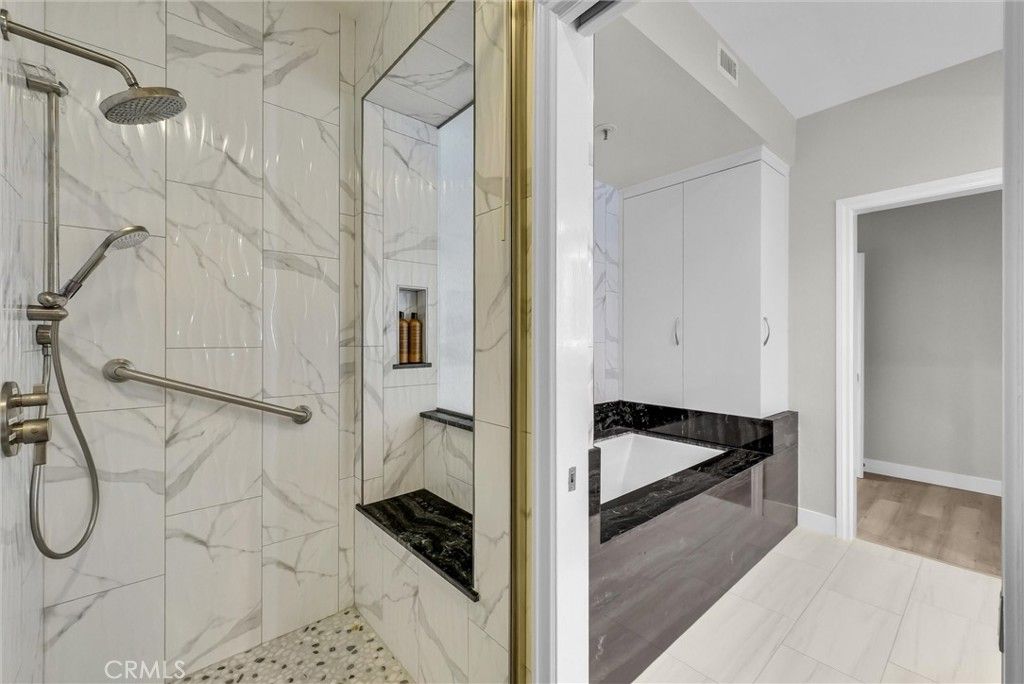 Image 16 of property listing at 270 Cagney 207, Newport Beach, CA 92663