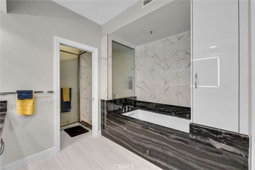 Image 17 of property listing at 270 Cagney 207, Newport Beach, CA 92663