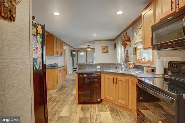 38 COLONIAL CIRCLE, Shippensburg, PA 17257