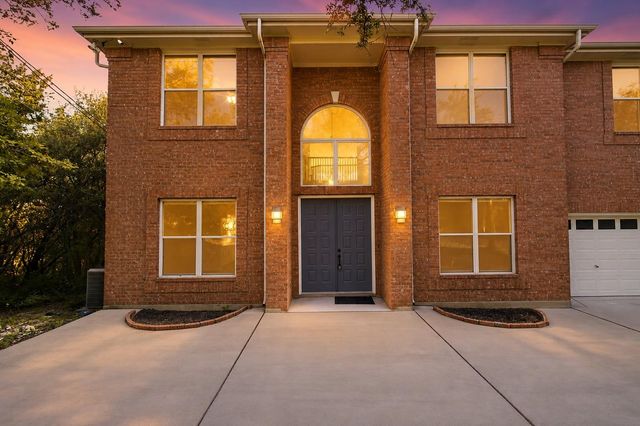 8204 Texas Plume RD, Austin, TX 78759